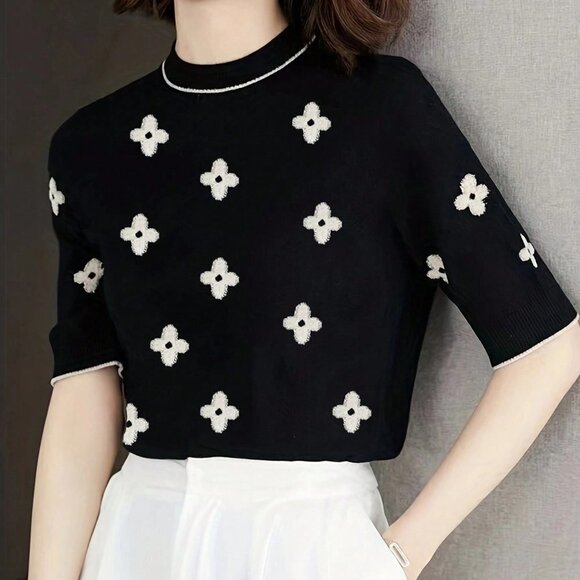 Black Preppy Womens Floral Print Round Neck Loose Fit Short Sleeve Knit Top - Picture 1 of 5